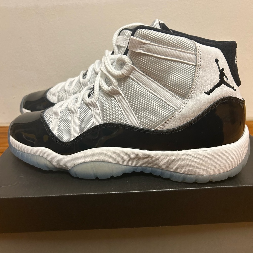 AIR JORDAN 11 RETRO GS size 7y kids gradeschool. Brand new 2018